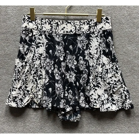 Free People Wide Flare Leg Flowy Floral Shorts 3.5
