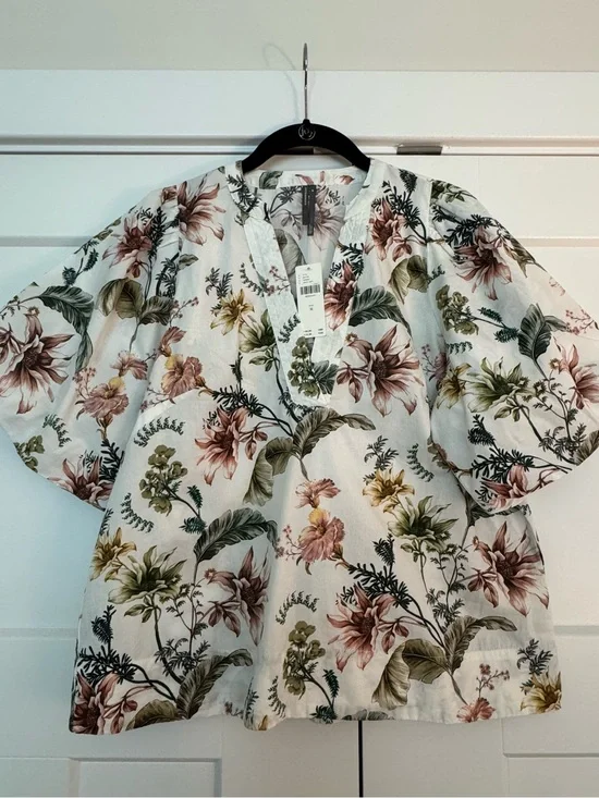 NWT Anthropologie V-Neck Puff-Sleeve Popover Blouse