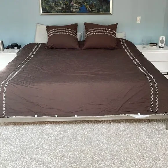 Nearly new! West Elm Duvet Cover + 2 Decorative Pillows + Pillowcases