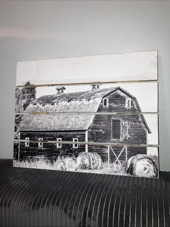 Black and White Farmhouse Barn Pallet Wall Art