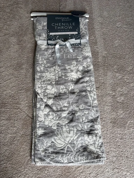 NWT - Chenille throw by Envogue Happily Ever Forever 50” x 70”