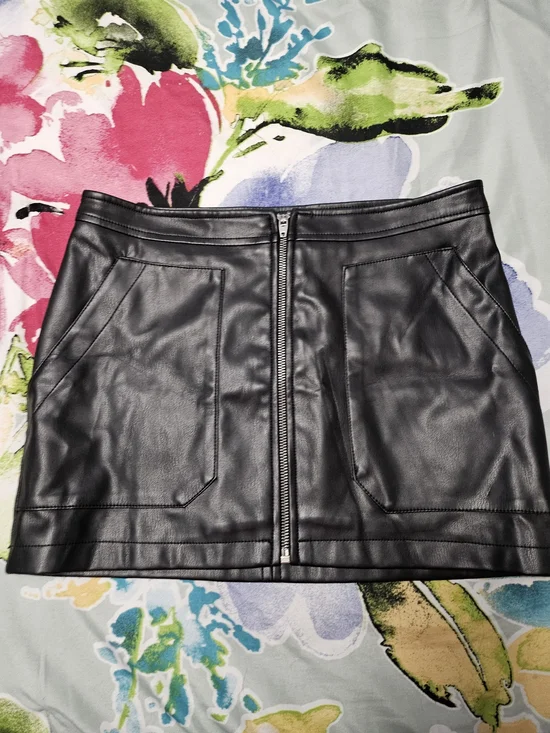 Free People Black Faux Leather Zip-Front Mini Skirt Size 2