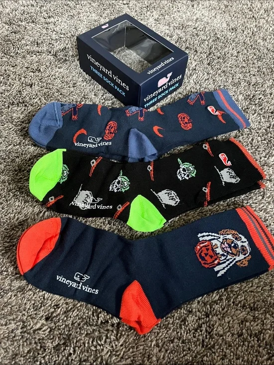 Vineyard Vines Navy & Black boys’. Novelty Sock 3-Pack with Dog & Whale Motifs.