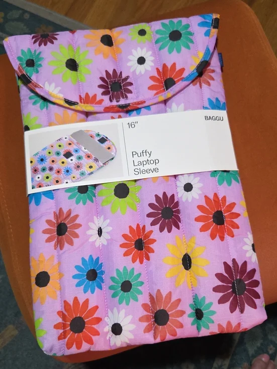 BAGGU Puffy Laptop Sleeve - 16