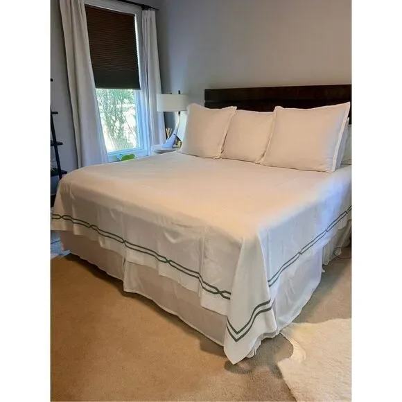 Legacy Home Fine Linens White/Seafoam King Coverlet
