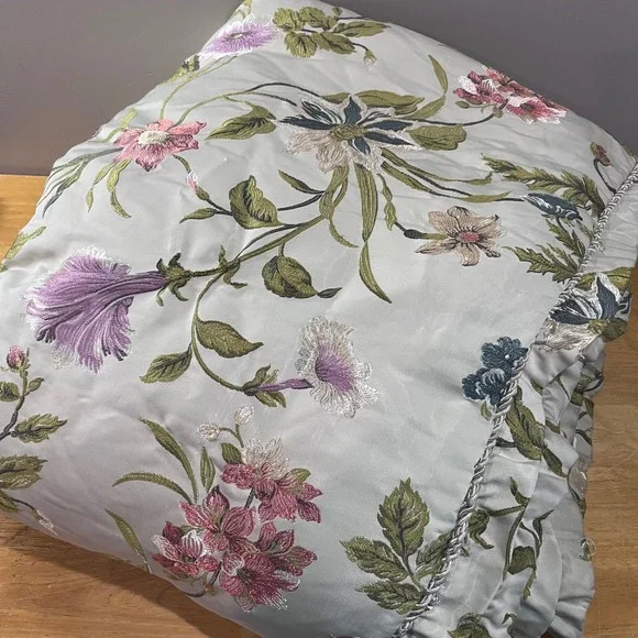 Croscill Daphne Queen Comforter Vtg‎ Regency Floral Embroidered Corded Champagne