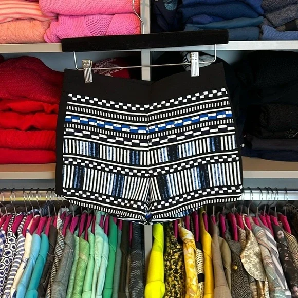 J Crew black with blue/white print 3” side zip shorts size 0