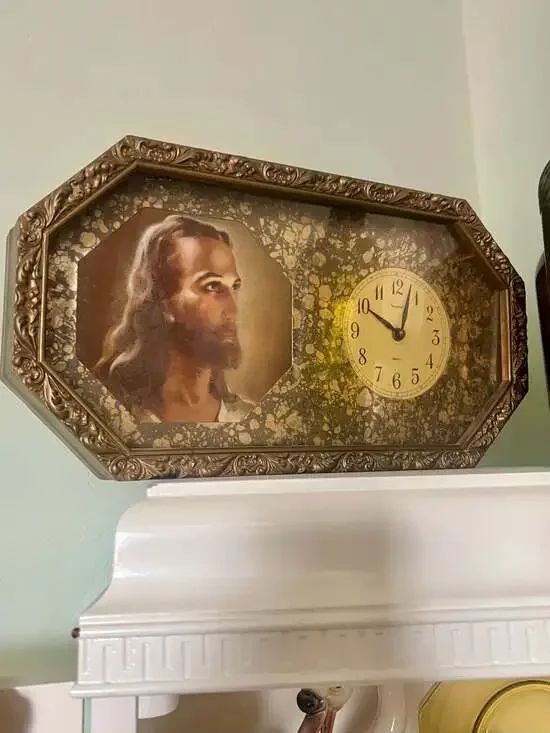 Vintage New Haven Religious Jesus Portrait Wall Clock with Gold Tone Octagonal F