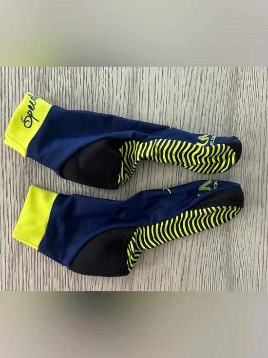 Speedo boys  Navy & Neon Yellow Water Grip Socks