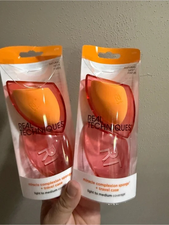 Real Techniques Orange Sponge with Pink Travel Case Duo