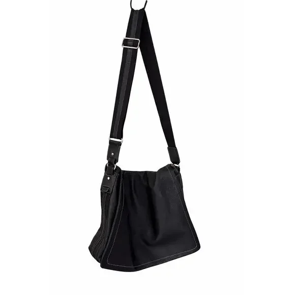 Levenger Black Leather Laptop Messenger Bag Plaid‎ Lined Quiet Luxury Officecore