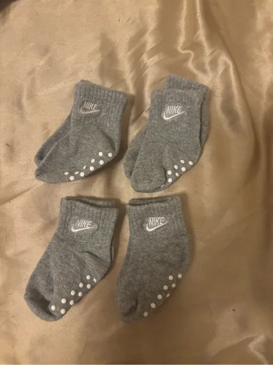 Nike Gray Baby/Toddler Grip Socks - 4 Pack