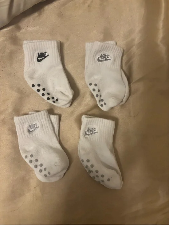 Nike White Kids Non-Slip Crew Socks - Set of 4