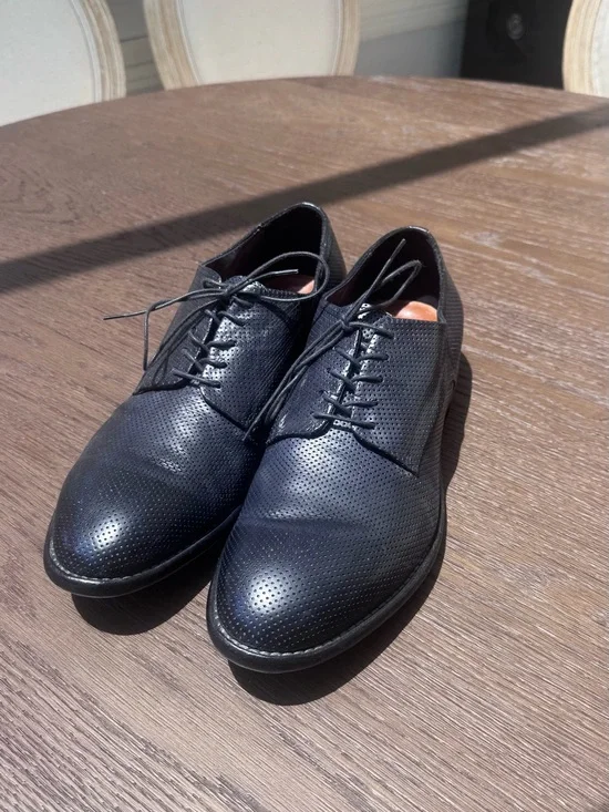 Classic handmade all leather  Perforated Derby Shoes size 10 or 10.5