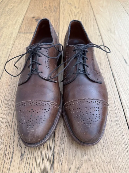 Allen Edmonds Brown Leather Cap-Toe Brogues