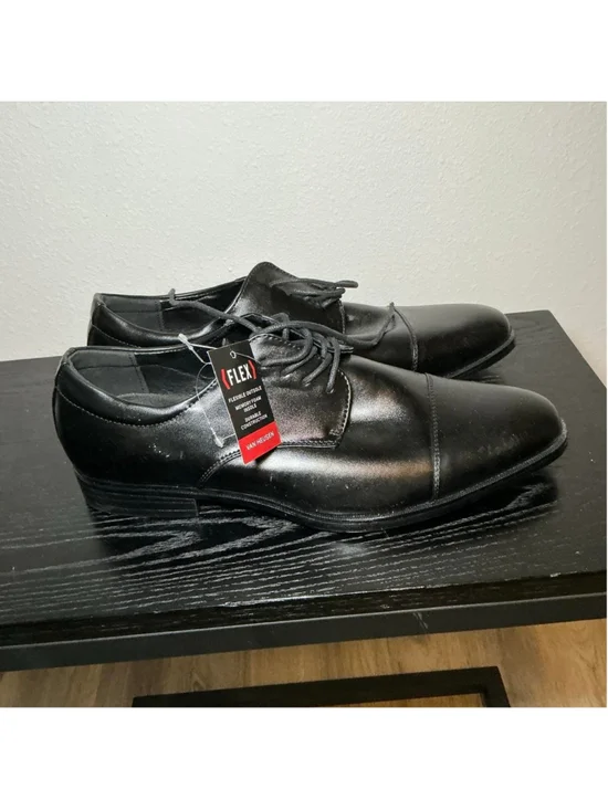 NWT Van Heusen Flex Black Cap Toe Dress Shoes Men’s Size 12 Memory Foam