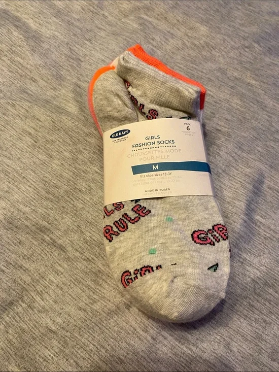 NWT Old Navy Girls Fashion Socks 6 Pack Fits Shoe Sizes 13-3Y