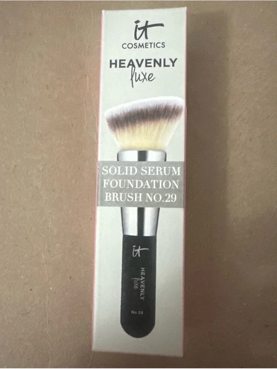 it cosmetics Heavenly Luxe Solid Serum Foundation Brush No.29 - Black, Cream