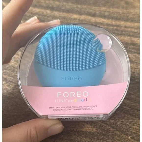 FOREO Luna Play Smart 2 2 Facial Cleansing Device Peek-A-Blue NEW