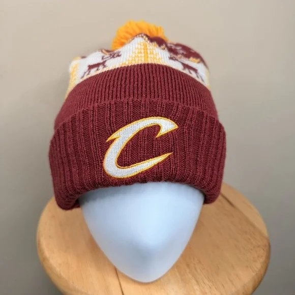 Adidas Cleveland Cavaliers Knit  Cuffed Beanie Hat Pom-pom 100% ACRYLIC burgundy