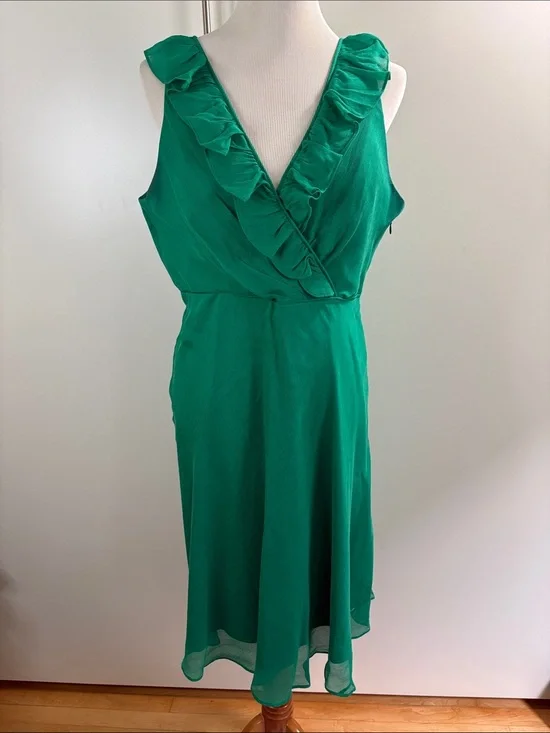 Rare J.Crew Silk Chiffon Kelly Green Sleeveless Dress with VNeck Ruffle | 14