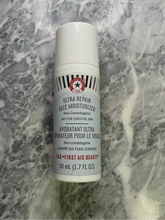 New First Aid Beauty Ultra Repair Face Moisturizer