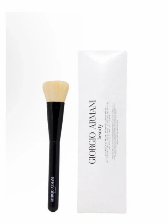Giorgio Armani Beauty Mini Foundation Makeup Brush 5