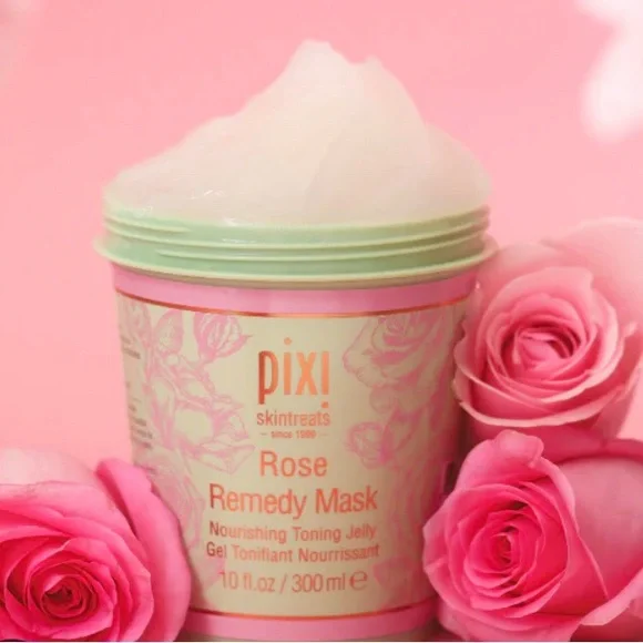 NEW IN PCKG! PIXI beauty skin treats by Petra. Rose Remedy Mask.