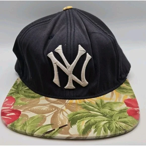 Vintage New York Yankees NY Cooperstown Tropical Floral Snapback Hat 1918 MLB