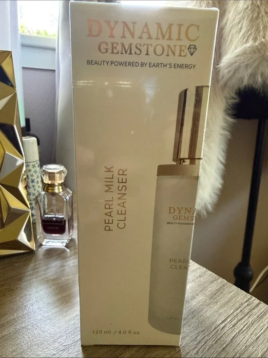 Dynamic Gemstone Pearl Milk Cleanser - White & Gold