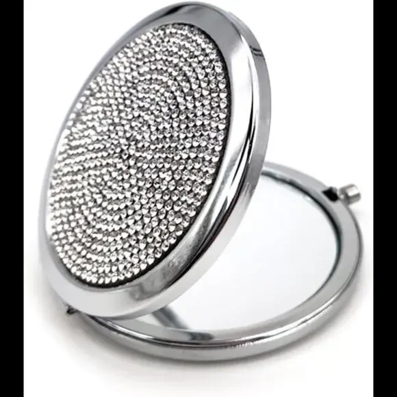 Magnifying compact mirror brand new