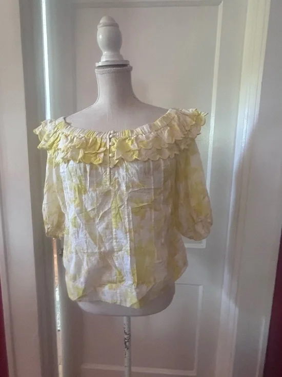 Anthropologie Yellow and White Floral Off-Shoulder Ruffle Top sz XS never worn