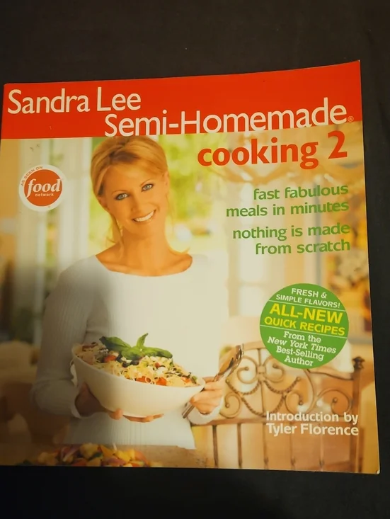 Food Network Sandra Lee Semi-Homemade Cooking 2 - Red and White Cover