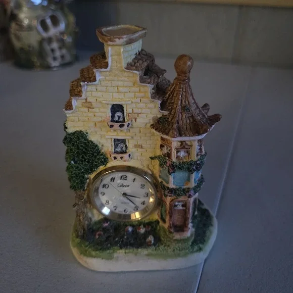 Miniature SALTON Small English Floral Cottage Tower Quartz Clock