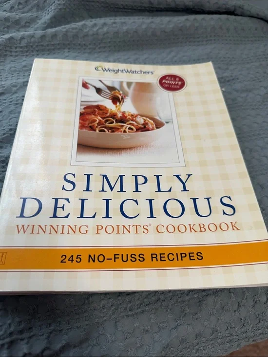 Weight Watchers Simply Delicious Cookbook - Cream & Blue Accents 245 recipes