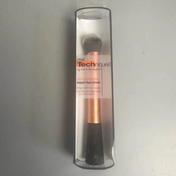 Real Techniques Expert Face Brush Sam & Nic Chapman Foundation Makeup Brush NEW