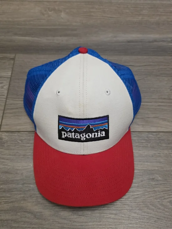 Patagonia P-6 Trucker Hat Snapback Adjustable Mesh Back Red White Blue