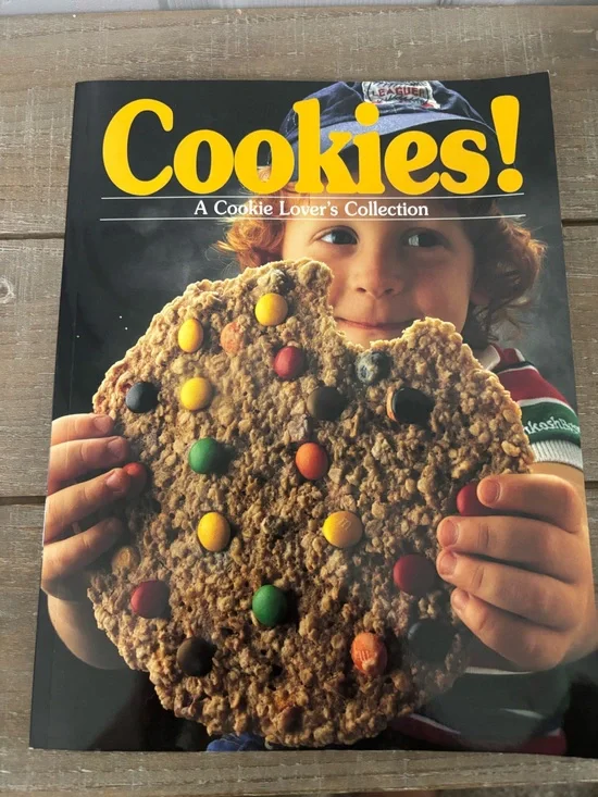 Cookie Lover's Collection Cookbook - Colorful Candy Cookie Cover