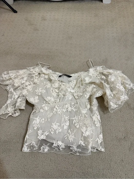 Zara Cream Floral Embroidered Puff-Sleeve Blouse