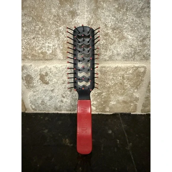 Whirlers Anti Static Brush 31-AS Black Red Handle Ball Tip‎