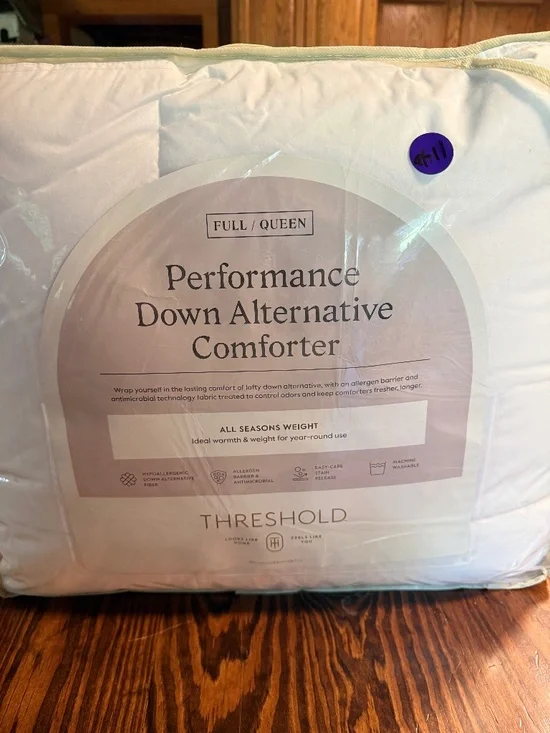 Down alternative Comforter