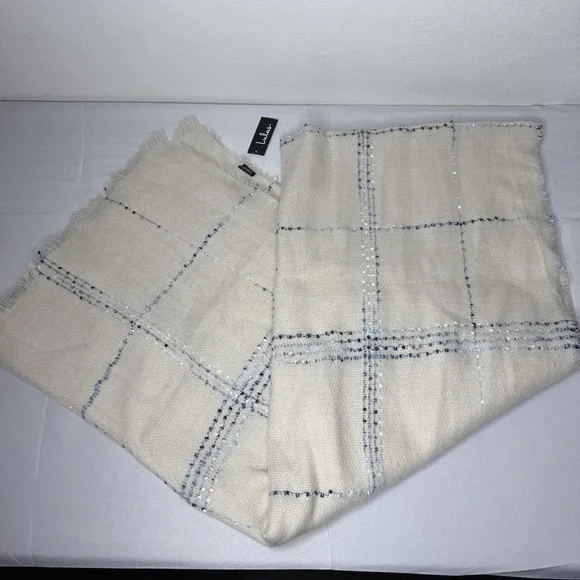 Lulus‎ Ivory And Blue Wrap Blanket Scarf Soft Cozy Fall Layering Minimalist
