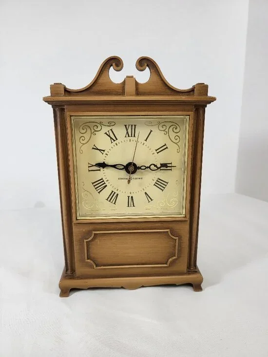 Vintage GE General Electric Wooden Mantel Clock, Roman Numerals, Model 8101