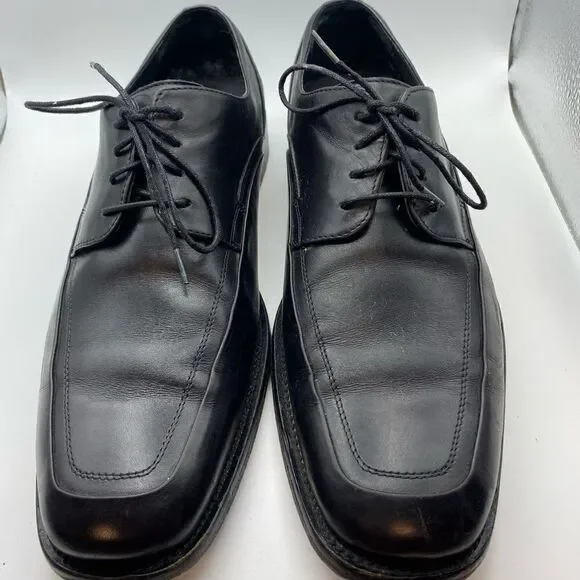 Johnston and Murphy Black lace Oxford