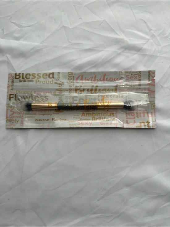 Belle Beauty by Kim Gravel Dual-Ended Eyeshadow Brush