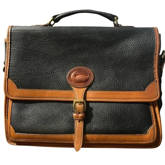 Vintage Dooney & Bourke  All Weather Black Tan Pebbled Lg Carrier Messenger‎