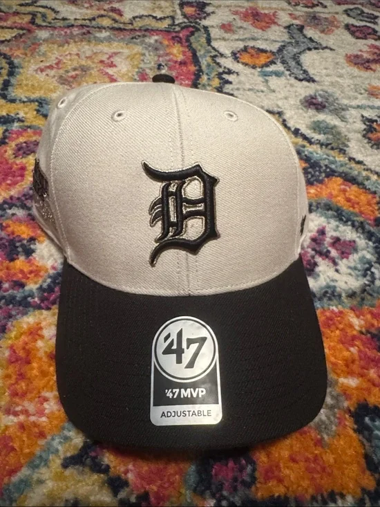 '47 Detroit Tigers Two-Tone Adjustable Cap - Beige & Black