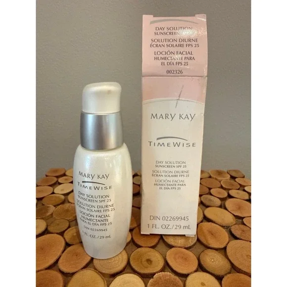 2 EXPIRED new old stock Mary Kay Timewise day solution spf 25‎ discontinued