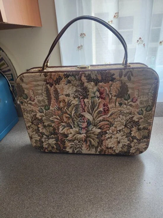 Vintage Floral Tapestry Briefcase: Faux Leather Trim, Gold-Tone Locks