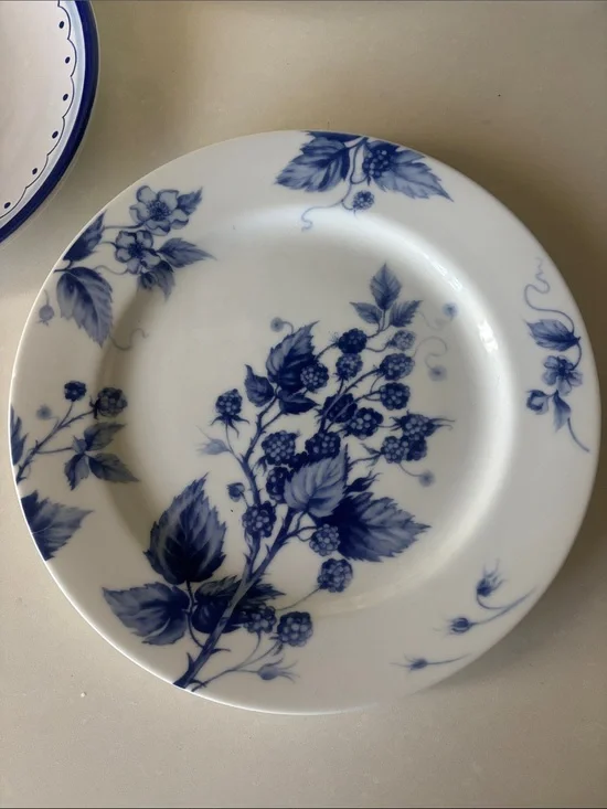 ❤️… Williams Sonoma White Porcelain Plate with Blue Floral Motif
